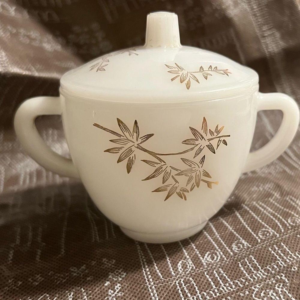 Vintage sugar and creamer set